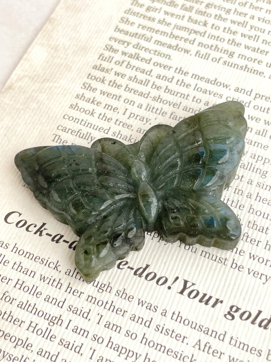 新しい自分に出会える石｜ラブラドライト 蝶形 Labradorite Butterfly