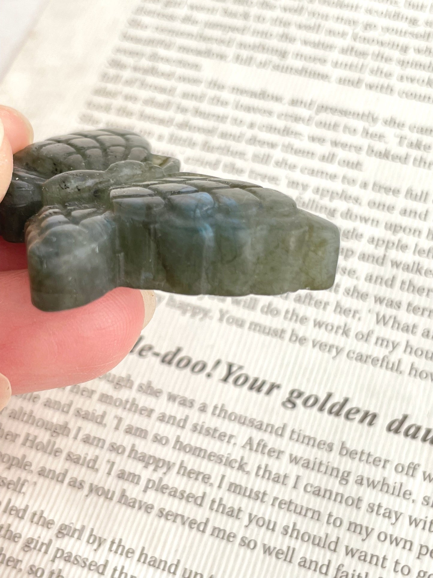 新しい自分に出会える石｜ラブラドライト 蝶形 Labradorite Butterfly